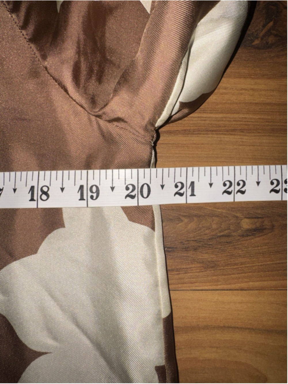 Theory Silk Floral Blouse Neutral Minimalist Quiet Luxury Work Top Women's Small - Picture 7 of 11
